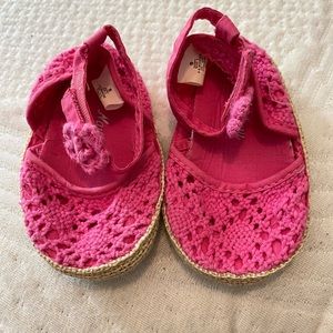 Baby girl/ newborn old navy hot pink macrame sandals